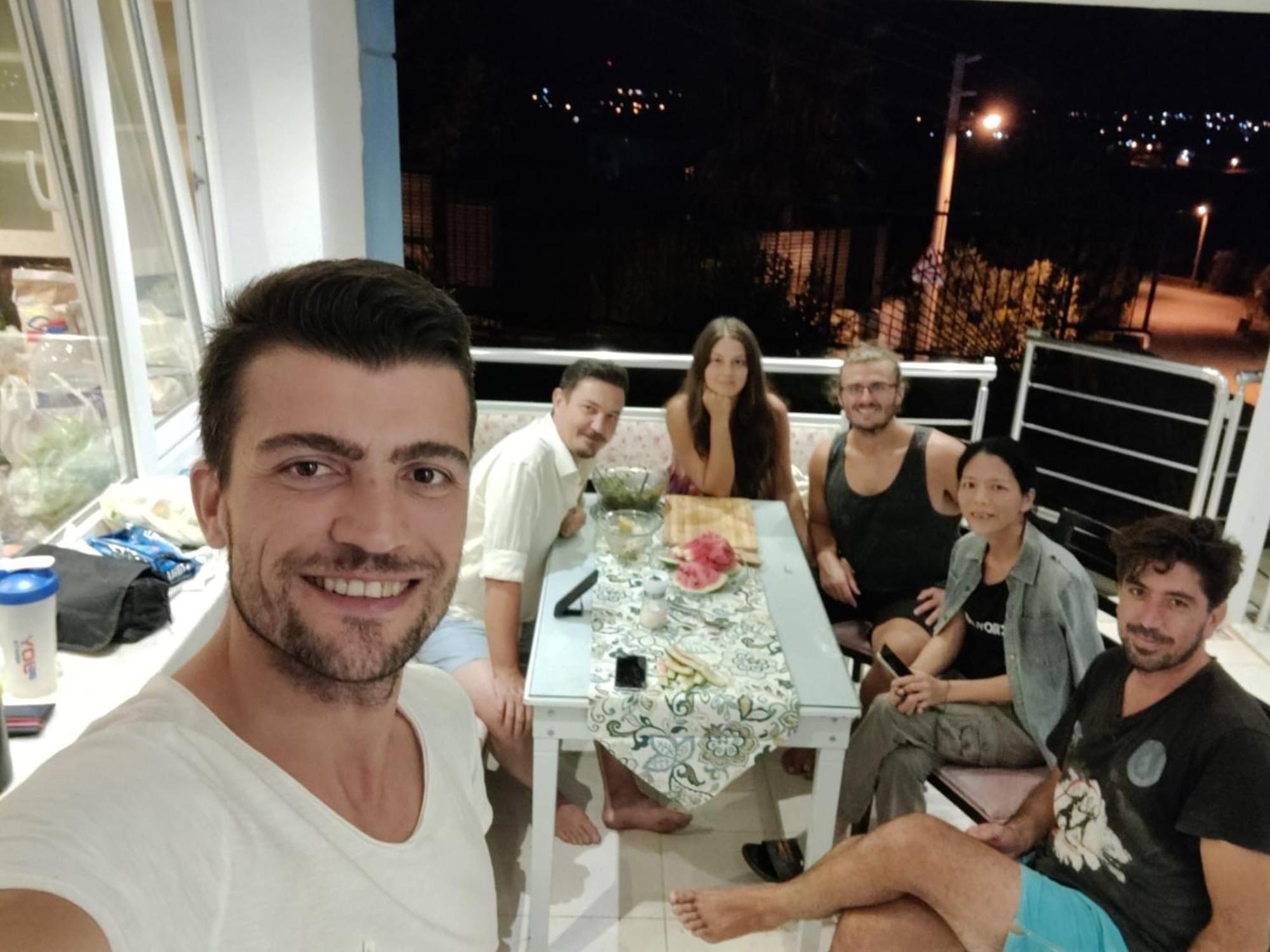 Hotel Guezelbahce Yemek Atoelyesi Smirne Esterno foto